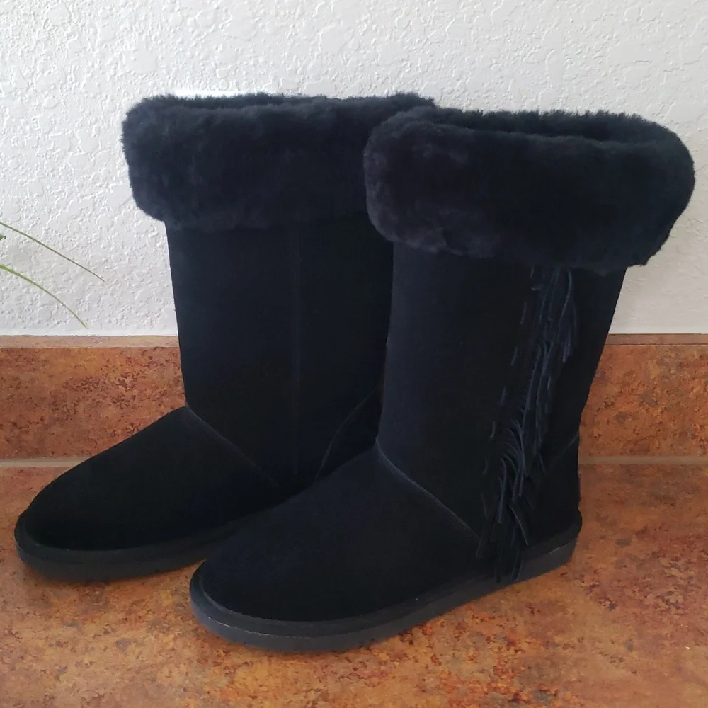 LNWOT! Minnetonka Fringe Boots 8